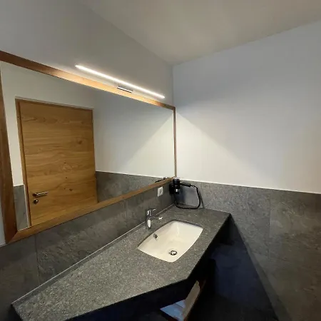 Mesnerhof Mit Dolomitenblick Und Kostenlosem Parken In Der Tiefgarage Apartment Bressanone