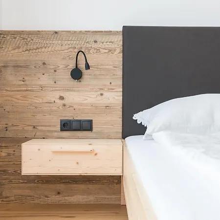 Mesnerhof Mit Dolomitenblick Und Kostenlosem Parken In Der Tiefgarage Apartment *