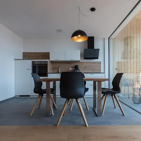 Mesnerhof Mit Dolomitenblick Und Kostenlosem Parken In Der Tiefgarage Apartment *