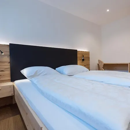 Apartment Mesnerhof Mit Dolomitenblick Und Kostenlosem Parken In Der Tiefgarage